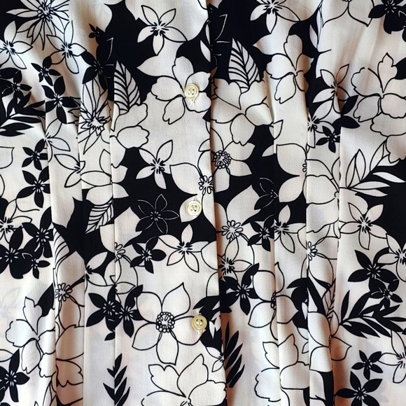 Worthington Petite Stretch Florals Blouse - Picture 10 of 11